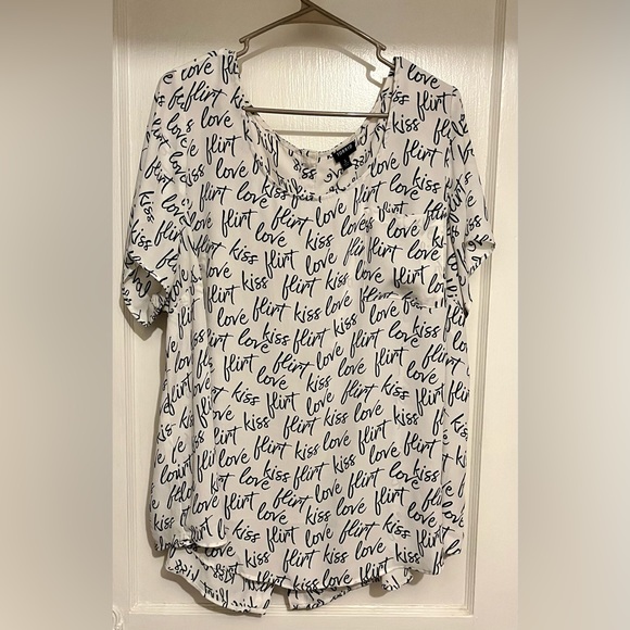 Torrid love, flirt, kiss top. Size 3. - Picture 1 of 4